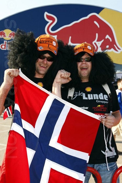 Supporter Petter et Henning.jpg